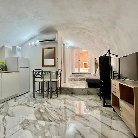 Cave House Apartment مينتون المظهر الخارجي الصورة