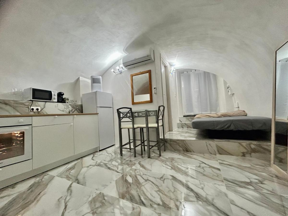 Cave House Apartment مينتون المظهر الخارجي الصورة