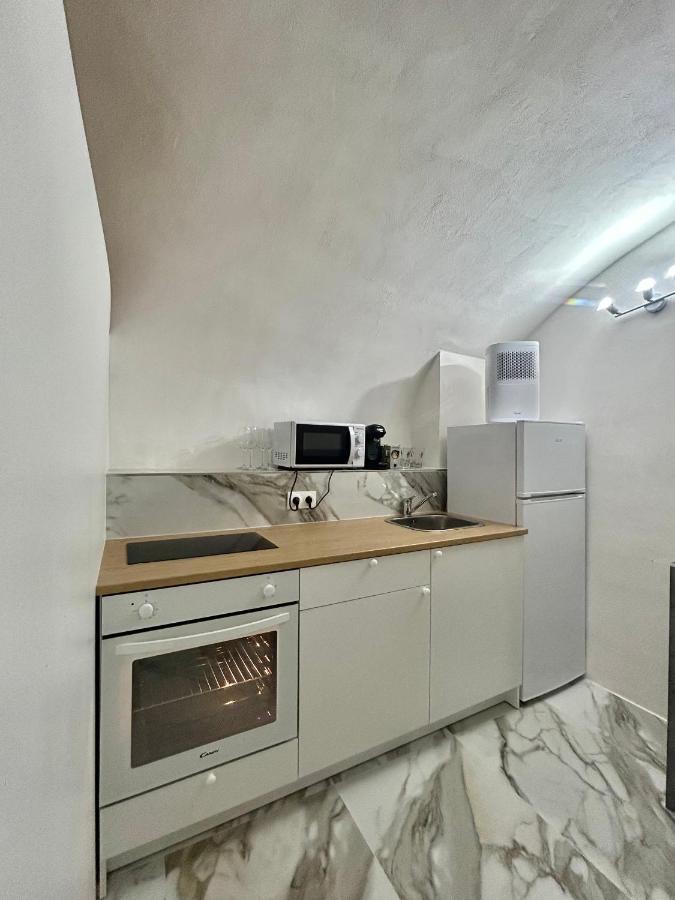 Cave House Apartment مينتون المظهر الخارجي الصورة